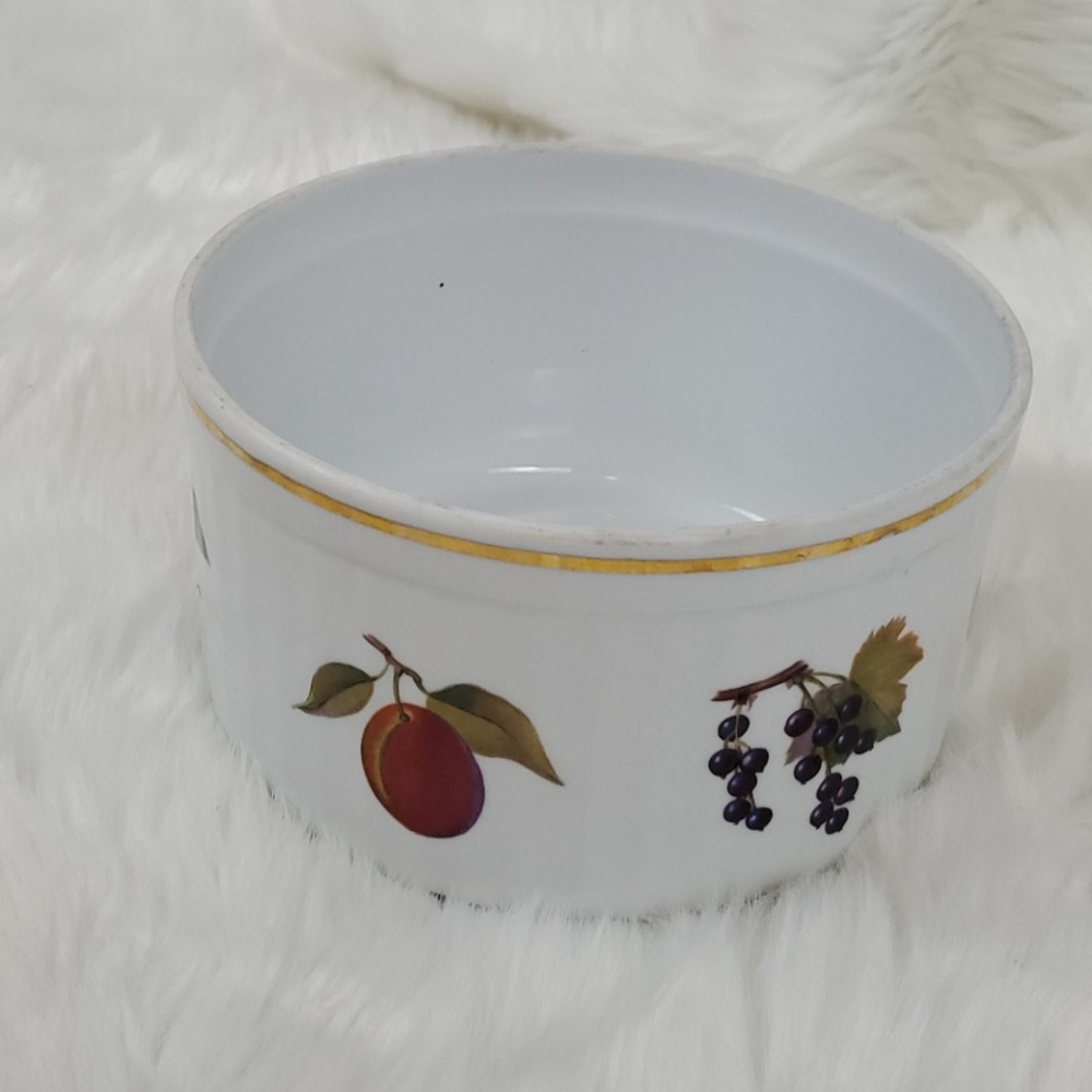Fine Oven China Worcester Evesham fruit bowl